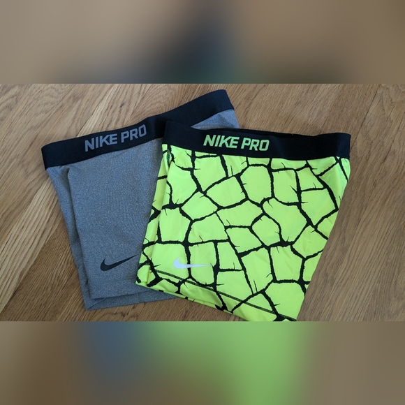 Nike Pro Dri-Fit Shorts 2 Pair - Size Medium With Bonus! - Picture 1 of 7